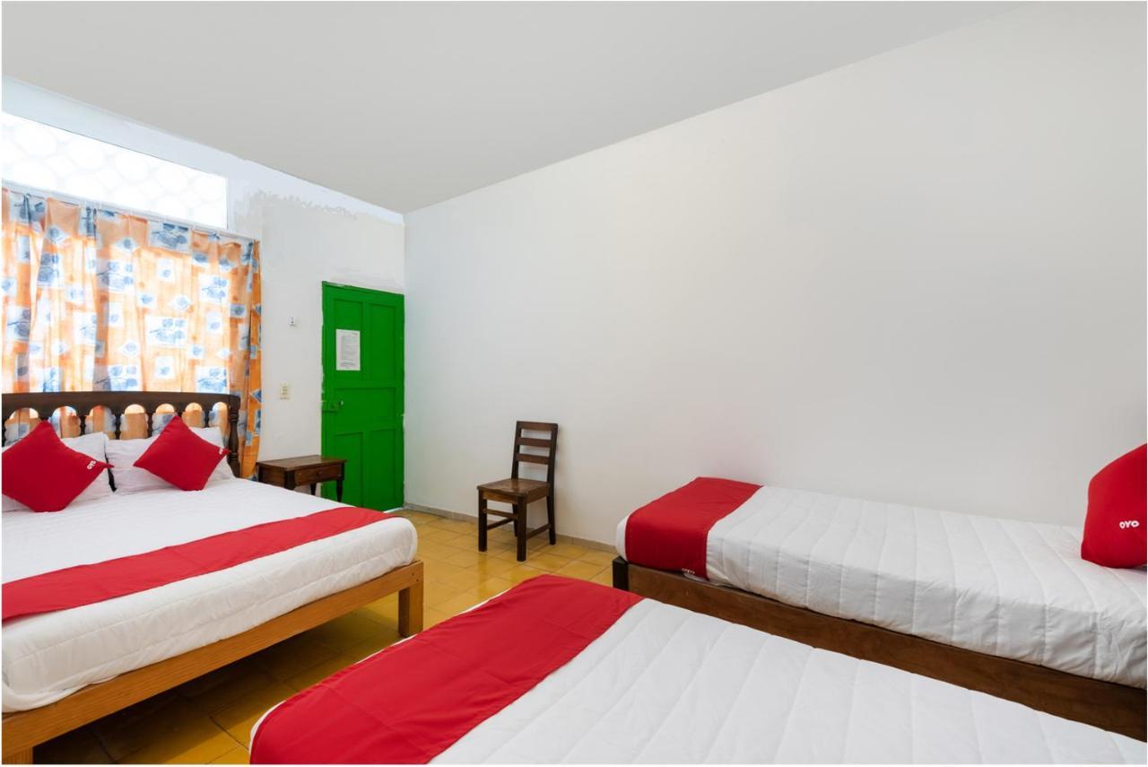 Oyo Hotel Las Palmas Cuyutlan Манзанило Екстериор снимка