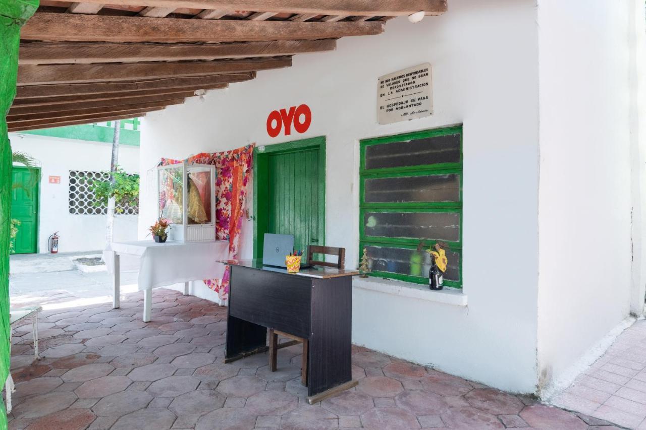 Oyo Hotel Las Palmas Cuyutlan Манзанило Екстериор снимка