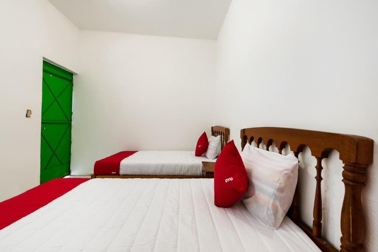 Oyo Hotel Las Palmas Cuyutlan Манзанило Екстериор снимка