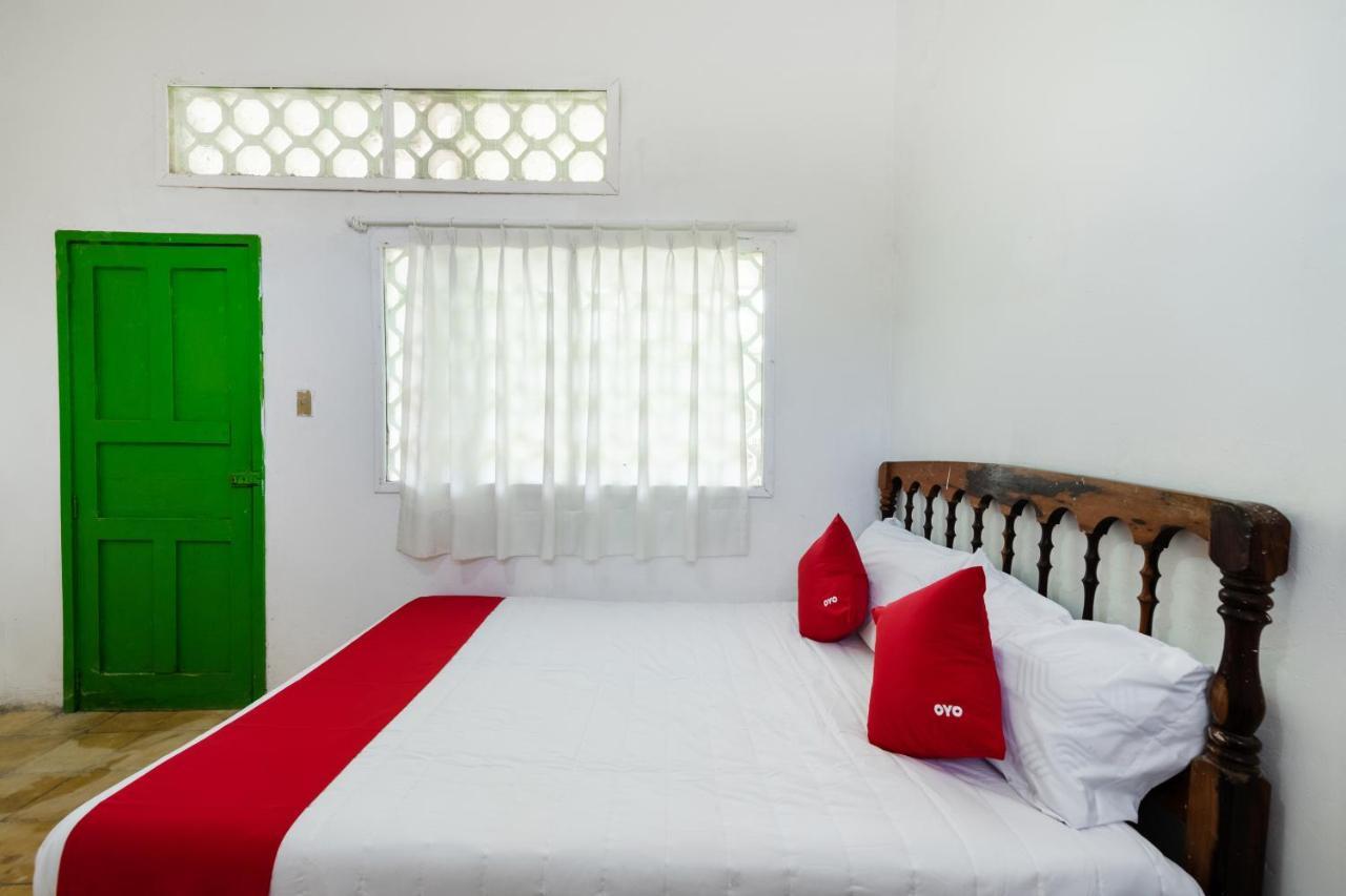 Oyo Hotel Las Palmas Cuyutlan Манзанило Екстериор снимка