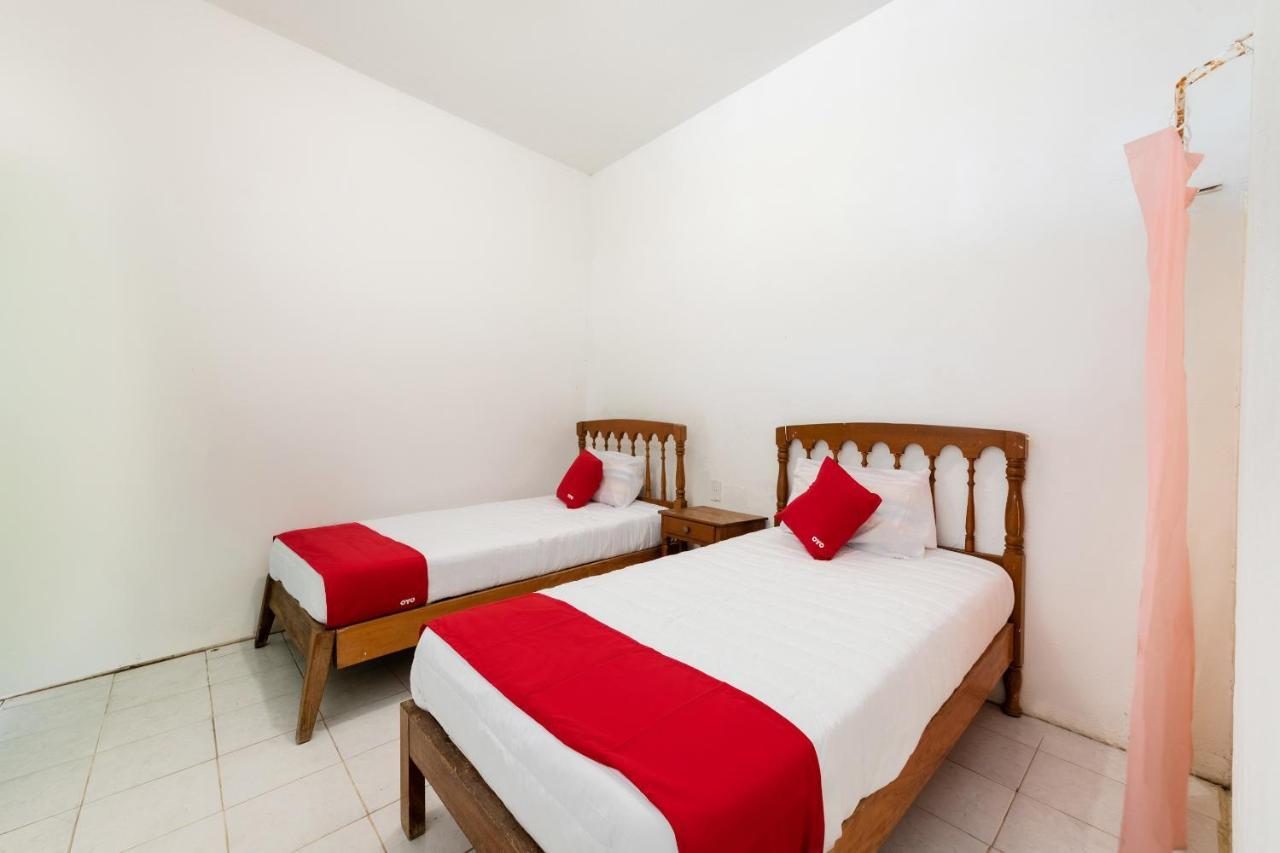 Oyo Hotel Las Palmas Cuyutlan Манзанило Екстериор снимка