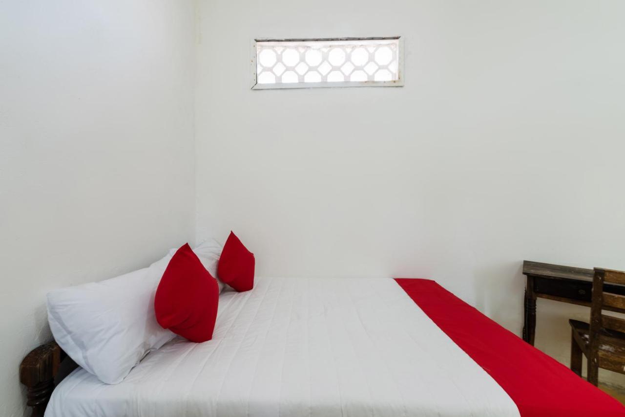 Oyo Hotel Las Palmas Cuyutlan Манзанило Екстериор снимка