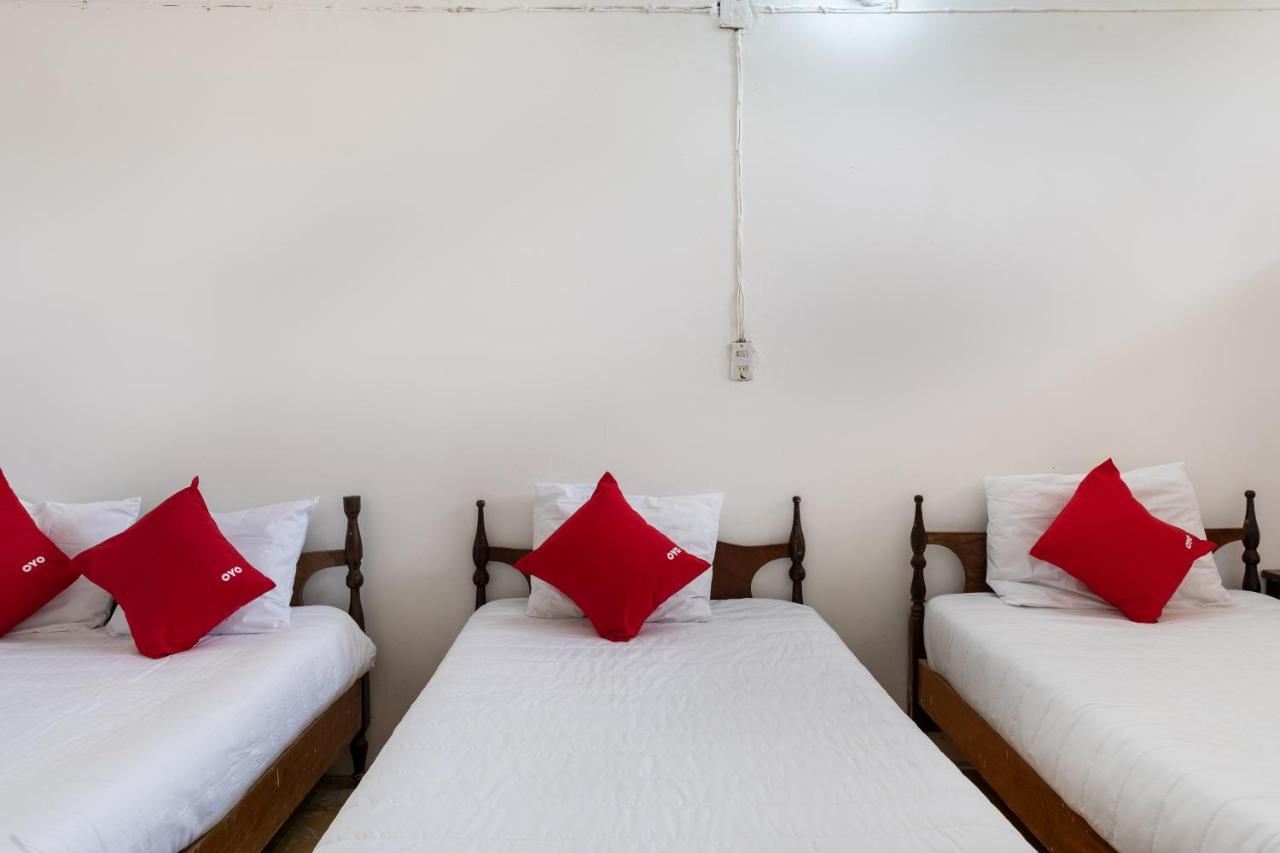 Oyo Hotel Las Palmas Cuyutlan Манзанило Екстериор снимка